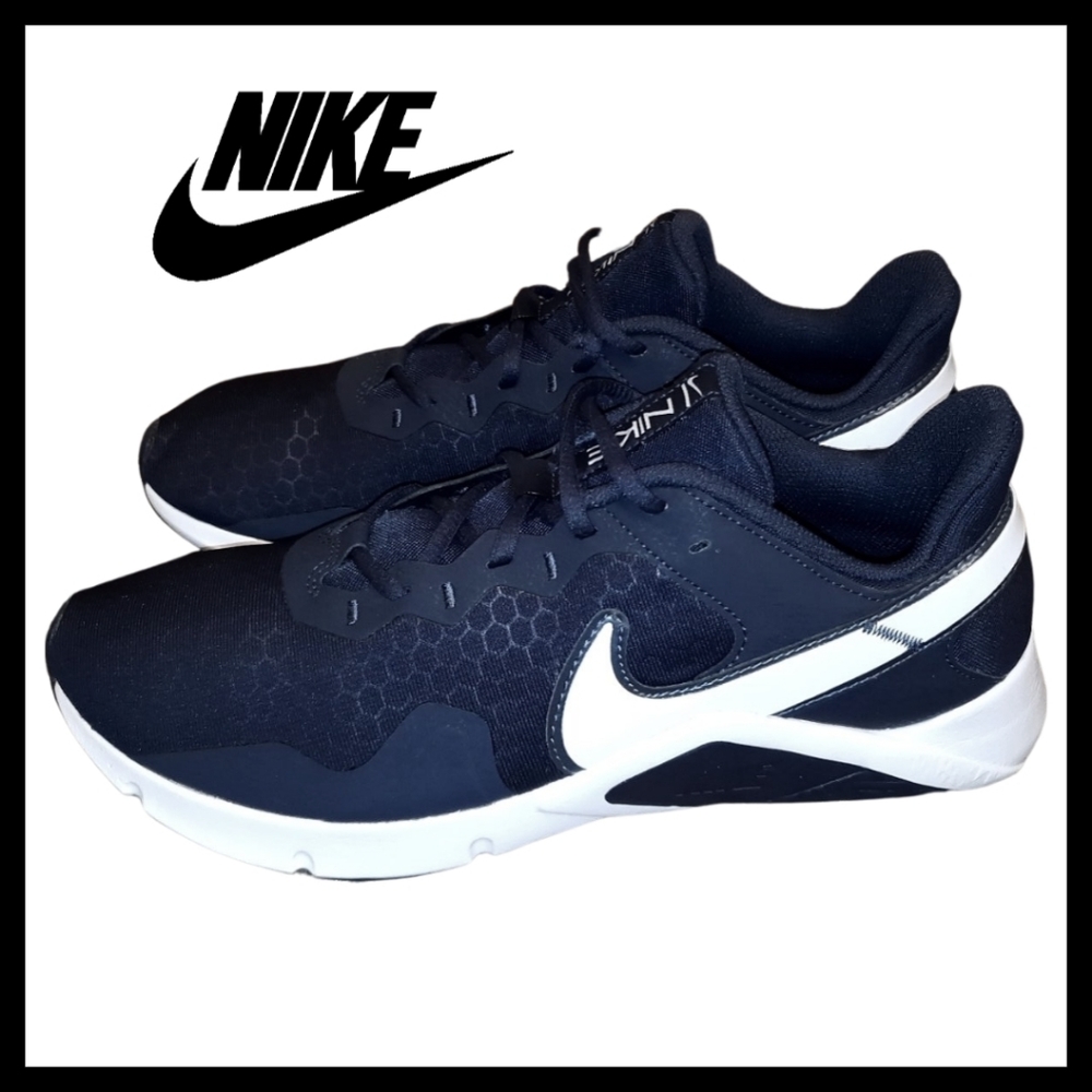 Men's Nike Legend Essential 2 Trainer SZ 10